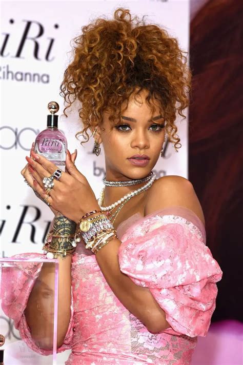 what perfume does rihanna wear that smells like heaven|what does rihanna smell like.